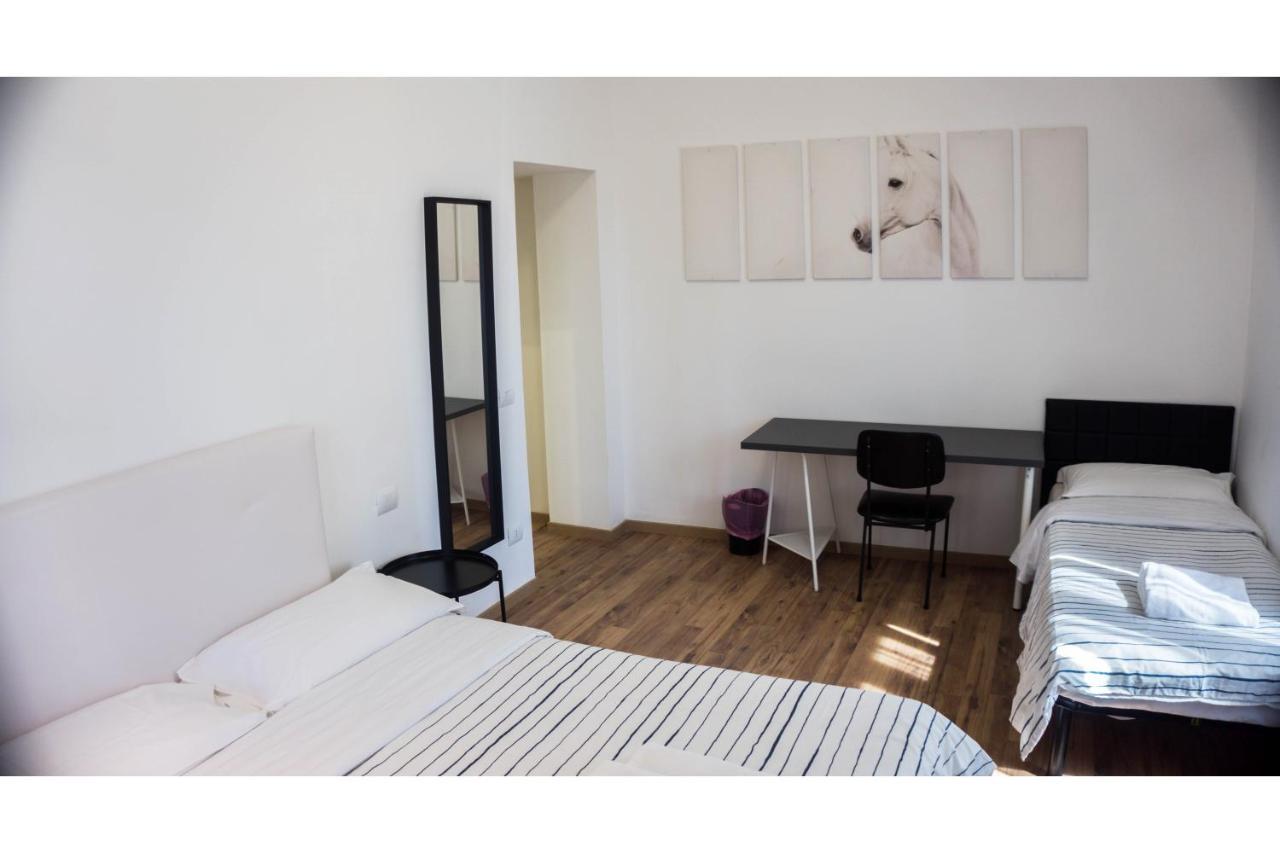 Cosmo Guesthouse โรม ภายนอก รูปภาพ