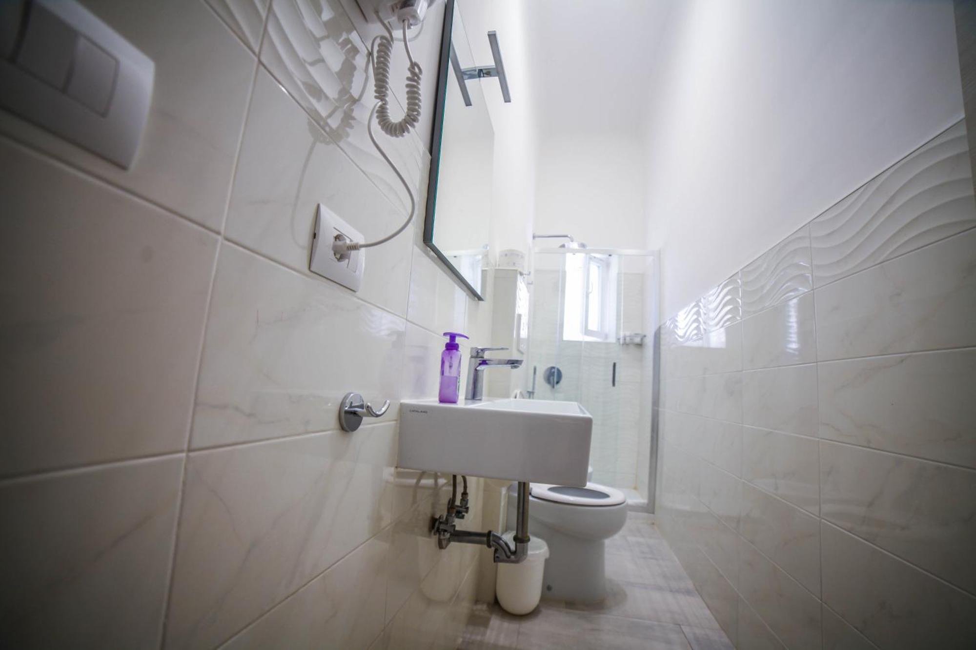 Cosmo Guesthouse โรม ภายนอก รูปภาพ
