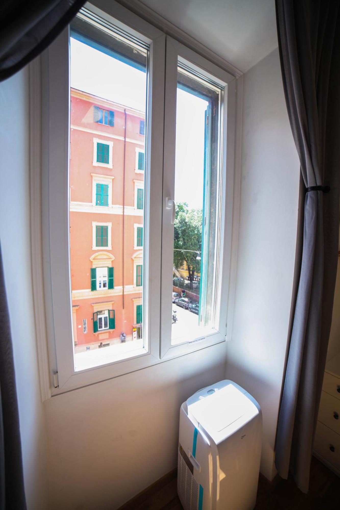 Cosmo Guesthouse โรม ภายนอก รูปภาพ