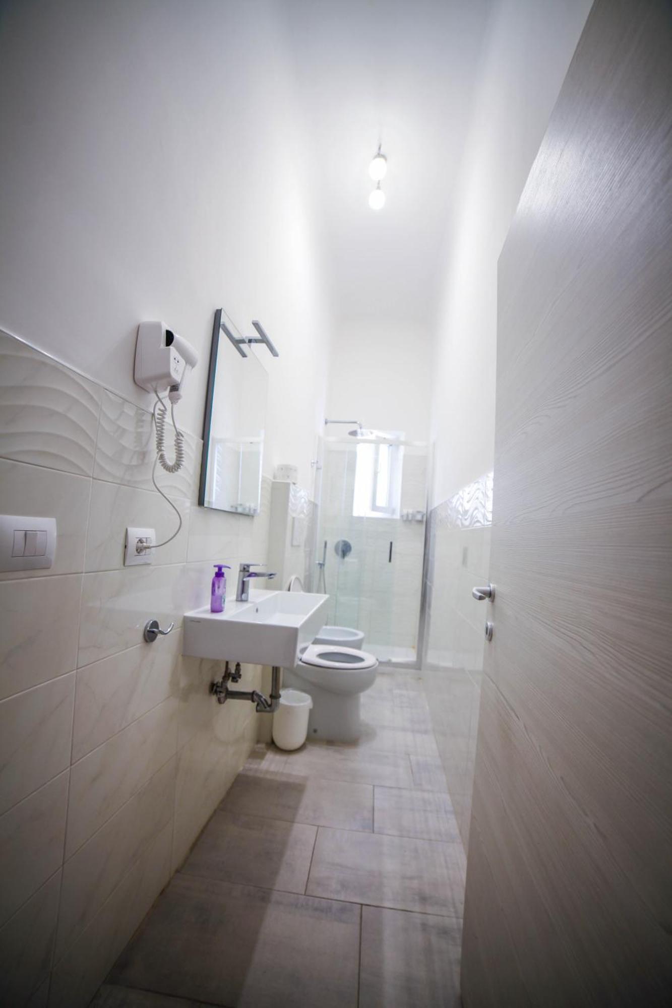 Cosmo Guesthouse โรม ภายนอก รูปภาพ