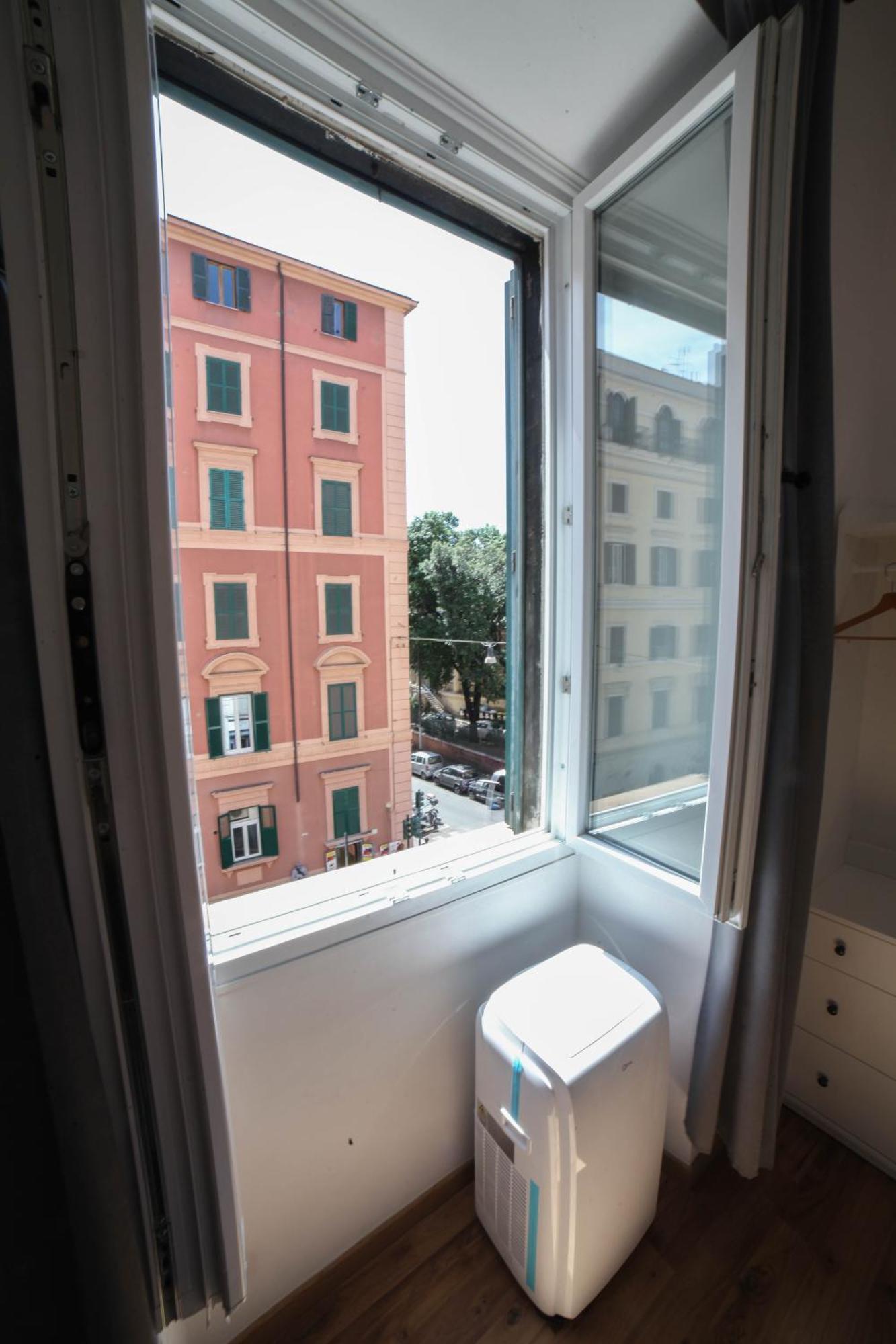 Cosmo Guesthouse โรม ภายนอก รูปภาพ
