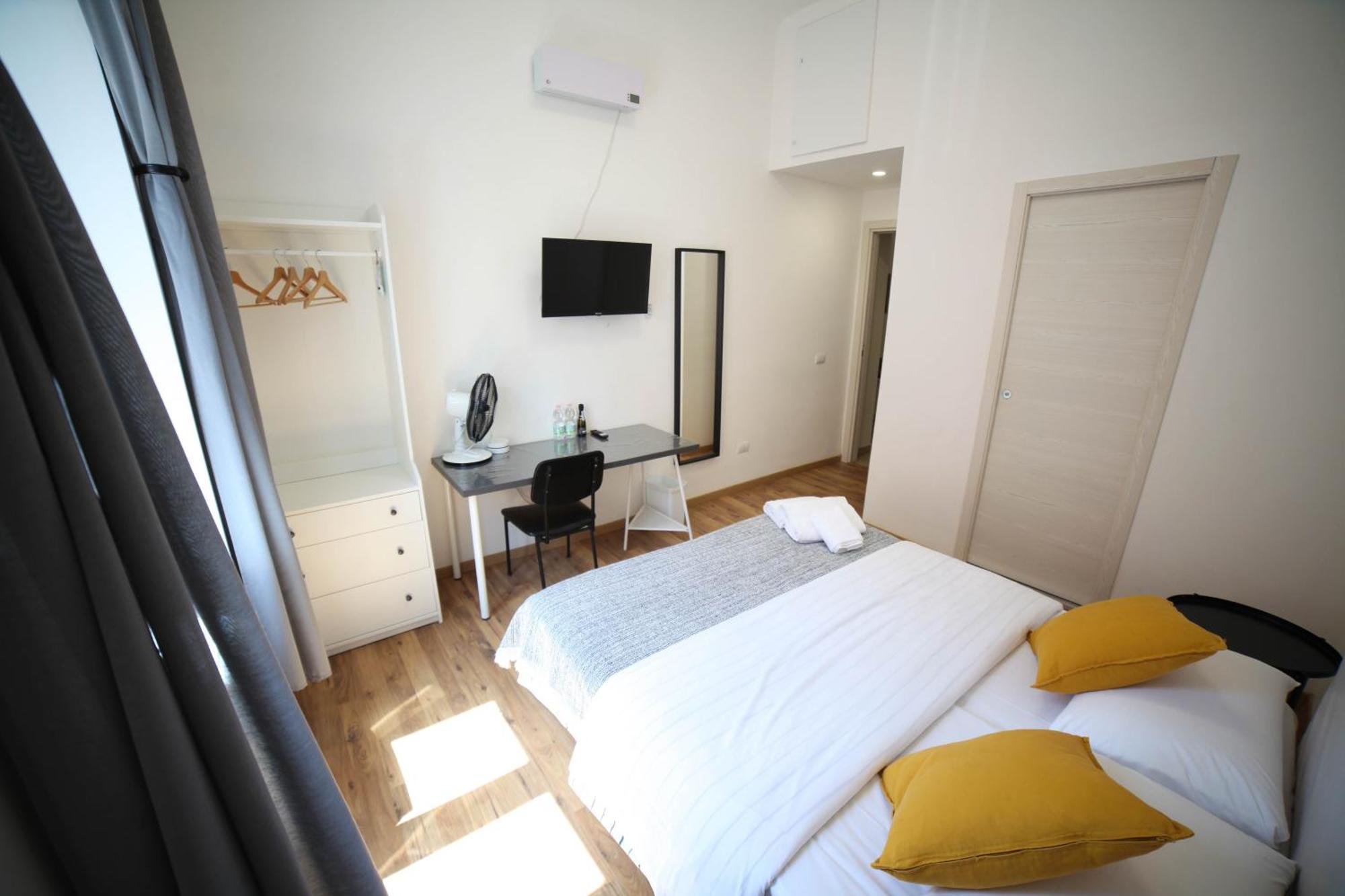 Cosmo Guesthouse โรม ภายนอก รูปภาพ
