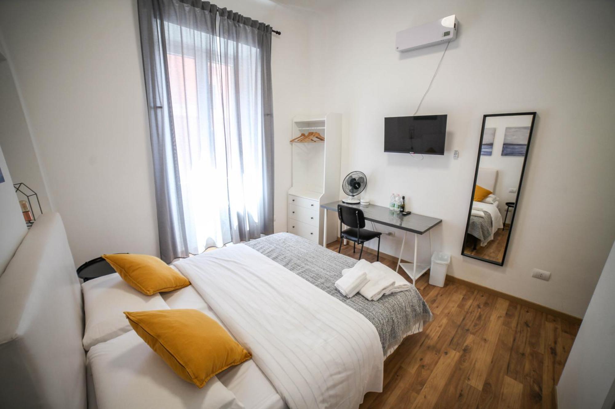 Cosmo Guesthouse โรม ภายนอก รูปภาพ